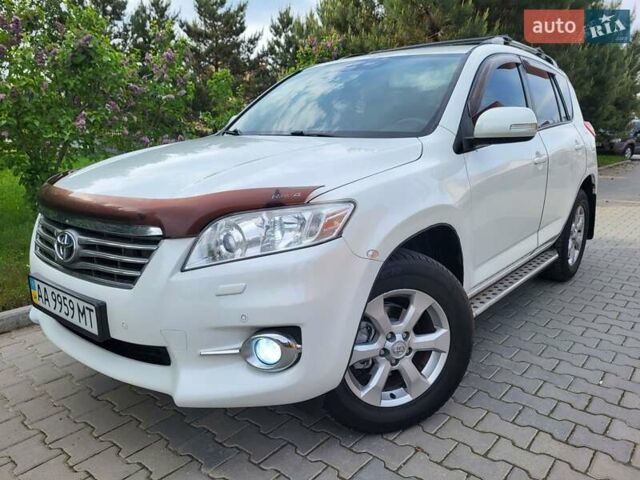 Белый Тойота РАВ 4, объемом двигателя 1.99 л и пробегом 231 тыс. км за 12500 $, фото 3 на Automoto.ua