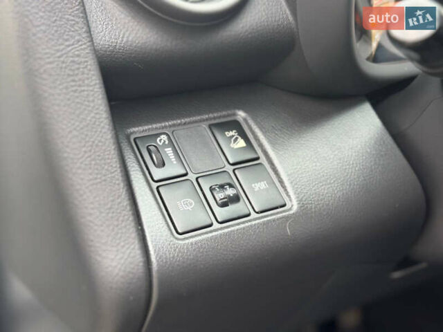 Белый Тойота РАВ 4, объемом двигателя 2 л и пробегом 186 тыс. км за 12999 $, фото 19 на Automoto.ua