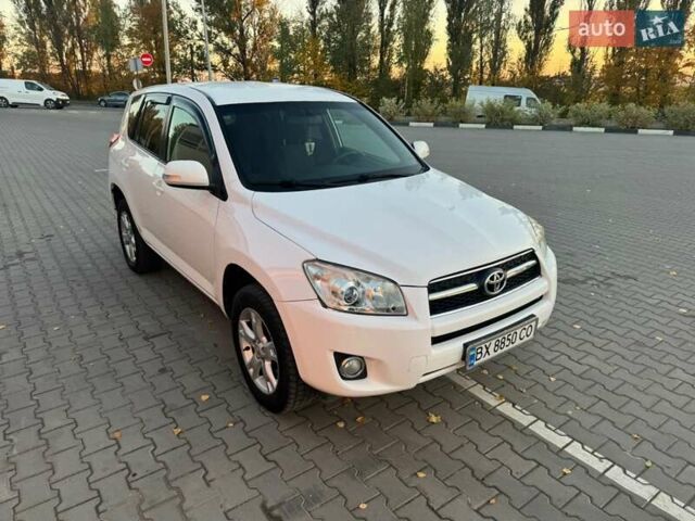 Білий Тойота РАВ 4, об'ємом двигуна 2.23 л та пробігом 281 тис. км за 7999 $, фото 9 на Automoto.ua