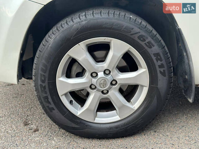 Белый Тойота РАВ 4, объемом двигателя 2 л и пробегом 186 тыс. км за 12999 $, фото 43 на Automoto.ua