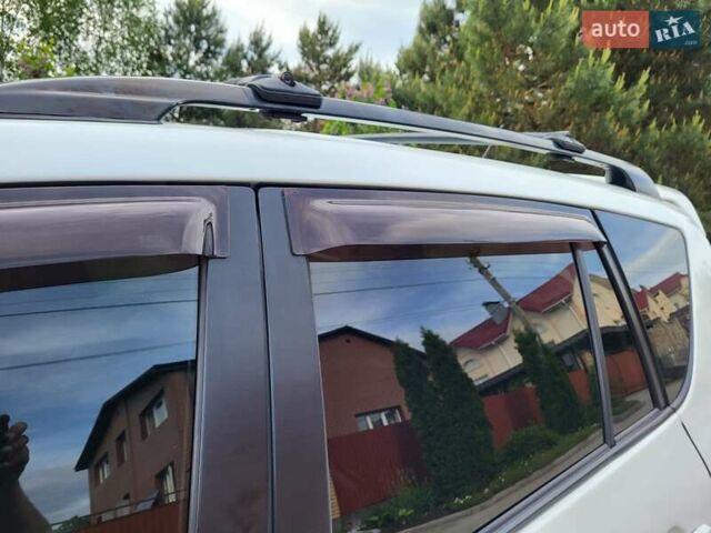 Белый Тойота РАВ 4, объемом двигателя 1.99 л и пробегом 231 тыс. км за 12500 $, фото 12 на Automoto.ua