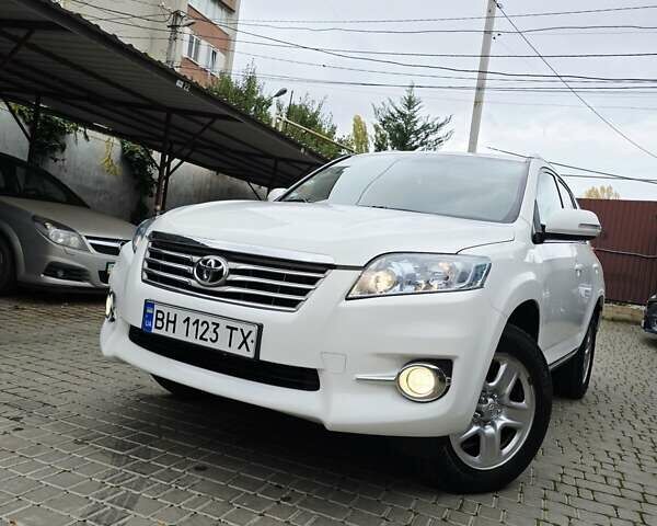 Белый Тойота РАВ 4, объемом двигателя 2.23 л и пробегом 250 тыс. км за 10850 $, фото 1 на Automoto.ua