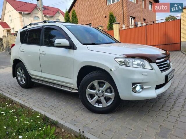 Белый Тойота РАВ 4, объемом двигателя 1.99 л и пробегом 231 тыс. км за 12500 $, фото 11 на Automoto.ua