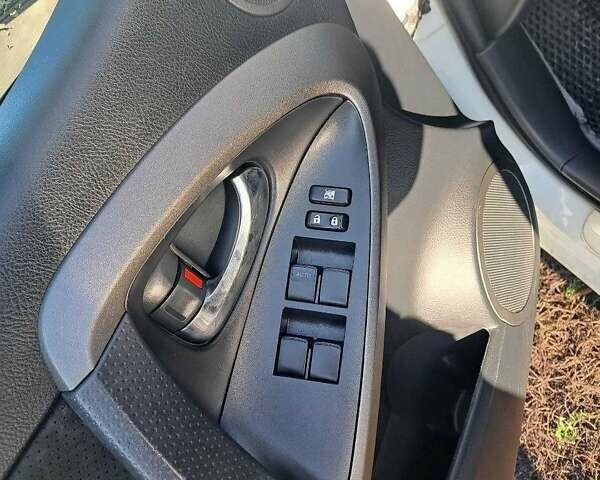 Белый Тойота РАВ 4, объемом двигателя 2.2 л и пробегом 300 тыс. км за 11000 $, фото 17 на Automoto.ua