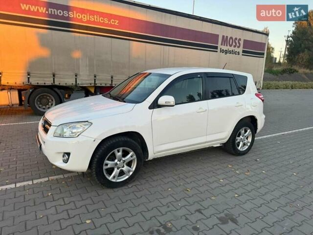 Білий Тойота РАВ 4, об'ємом двигуна 2.23 л та пробігом 281 тис. км за 7999 $, фото 13 на Automoto.ua