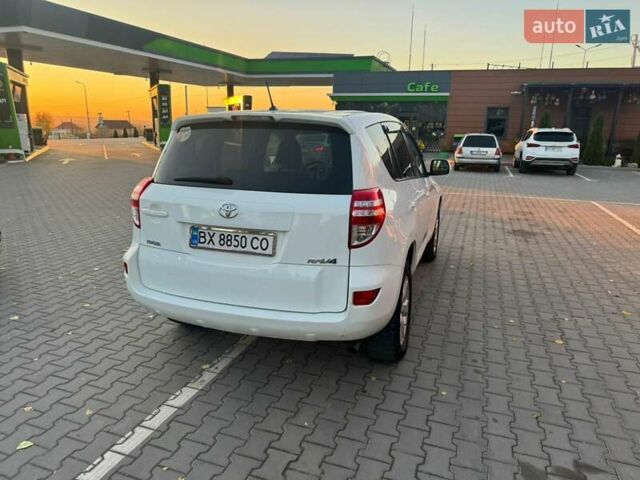 Білий Тойота РАВ 4, об'ємом двигуна 2.23 л та пробігом 281 тис. км за 7999 $, фото 2 на Automoto.ua