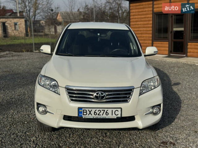 Білий Тойота РАВ 4, об'ємом двигуна 2 л та пробігом 190 тис. км за 12999 $, фото 1 на Automoto.ua
