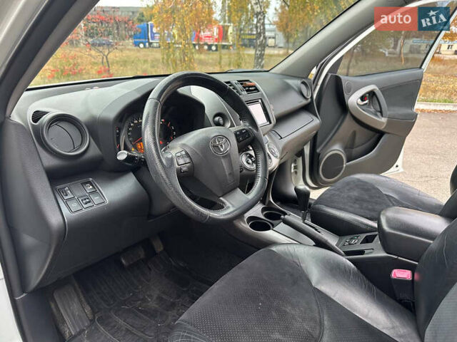 Белый Тойота РАВ 4, объемом двигателя 2 л и пробегом 186 тыс. км за 12999 $, фото 14 на Automoto.ua