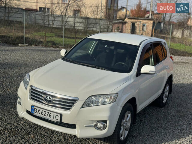 Білий Тойота РАВ 4, об'ємом двигуна 2 л та пробігом 190 тис. км за 12999 $, фото 9 на Automoto.ua