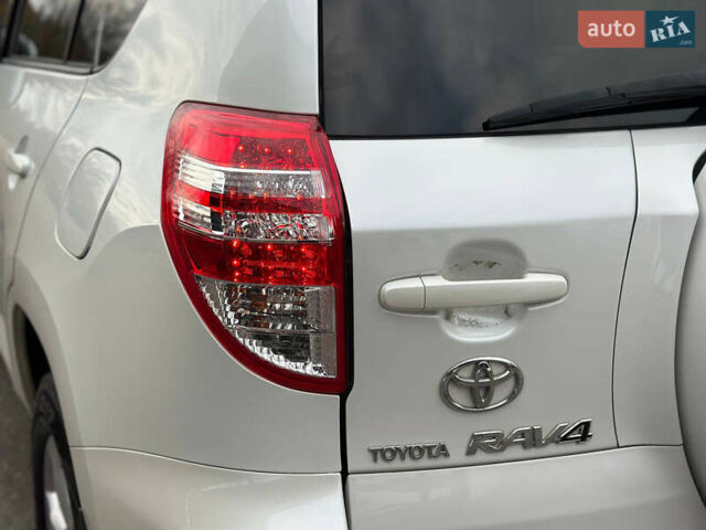 Белый Тойота РАВ 4, объемом двигателя 2 л и пробегом 186 тыс. км за 12999 $, фото 47 на Automoto.ua