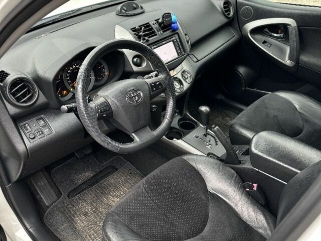 Белый Тойота РАВ 4, объемом двигателя 2.2 л и пробегом 153 тыс. км за 13900 $, фото 12 на Automoto.ua