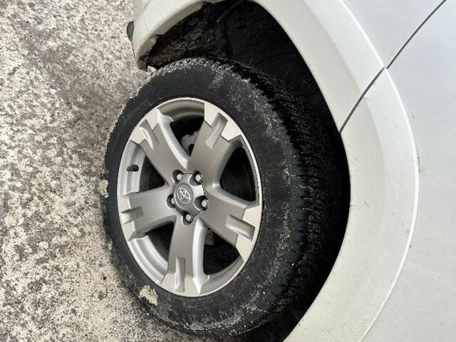 Белый Тойота РАВ 4, объемом двигателя 2.2 л и пробегом 153 тыс. км за 13900 $, фото 8 на Automoto.ua