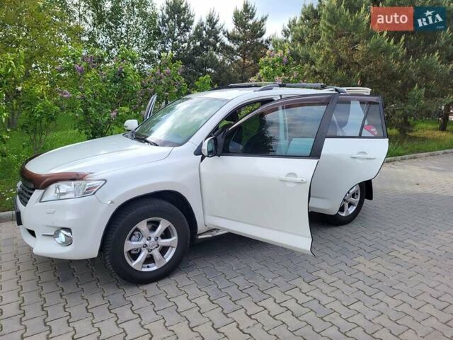Белый Тойота РАВ 4, объемом двигателя 1.99 л и пробегом 231 тыс. км за 12500 $, фото 58 на Automoto.ua