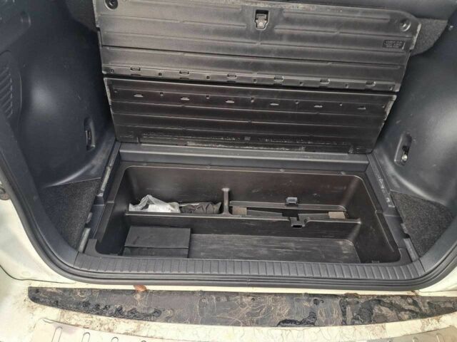 Белый Тойота РАВ 4, объемом двигателя 2.2 л и пробегом 300 тыс. км за 11000 $, фото 13 на Automoto.ua