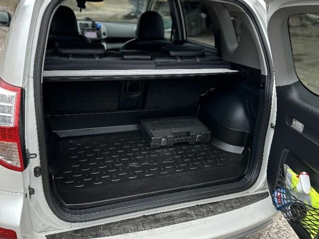 Белый Тойота РАВ 4, объемом двигателя 2.2 л и пробегом 153 тыс. км за 13900 $, фото 9 на Automoto.ua