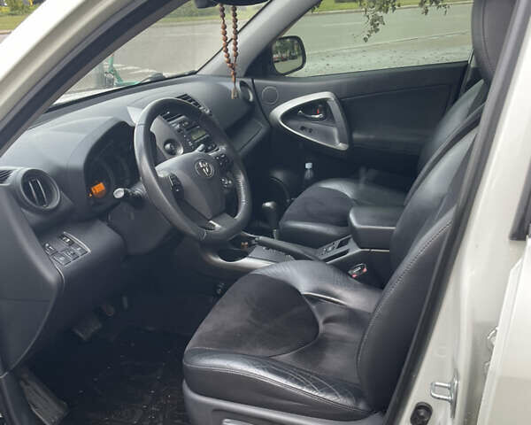 Белый Тойота РАВ 4, объемом двигателя 2 л и пробегом 122 тыс. км за 13900 $, фото 20 на Automoto.ua