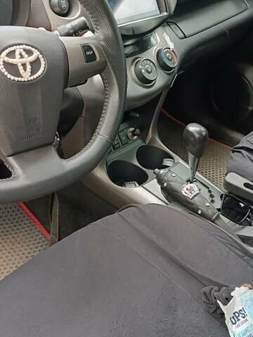 Белый Тойота РАВ 4, объемом двигателя 2 л и пробегом 224 тыс. км за 13100 $, фото 3 на Automoto.ua