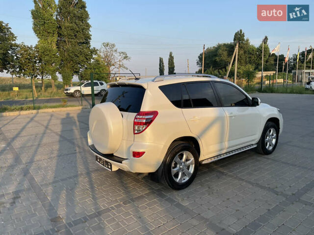 Білий Тойота РАВ 4, об'ємом двигуна 2 л та пробігом 174 тис. км за 13000 $, фото 6 на Automoto.ua
