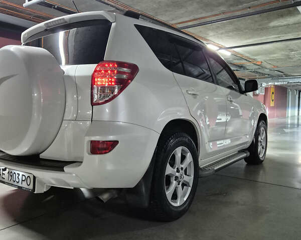 Белый Тойота РАВ 4, объемом двигателя 1.99 л и пробегом 226 тыс. км за 15000 $, фото 5 на Automoto.ua