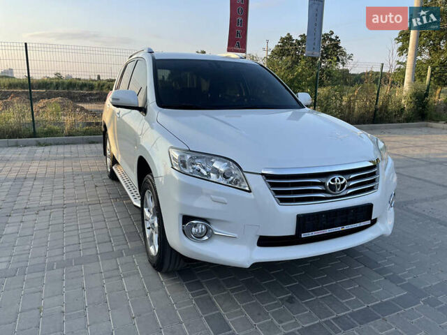 Білий Тойота РАВ 4, об'ємом двигуна 2 л та пробігом 174 тис. км за 13000 $, фото 3 на Automoto.ua
