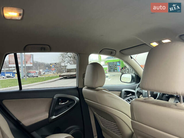 Белый Тойота РАВ 4, объемом двигателя 2 л и пробегом 156 тыс. км за 13950 $, фото 13 на Automoto.ua