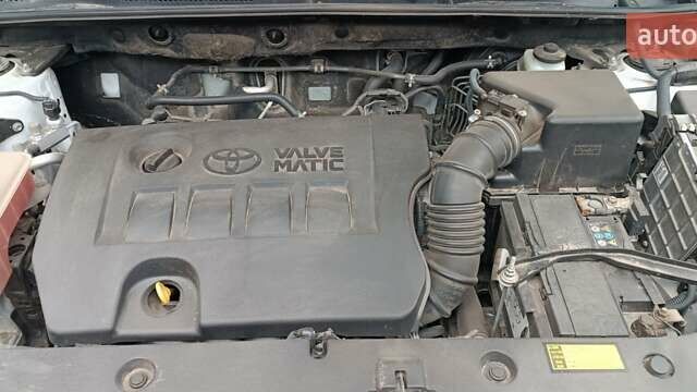 Белый Тойота РАВ 4, объемом двигателя 2 л и пробегом 224 тыс. км за 13100 $, фото 4 на Automoto.ua