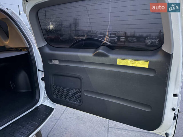 Белый Тойота РАВ 4, объемом двигателя 2.2 л и пробегом 227 тыс. км за 11900 $, фото 10 на Automoto.ua