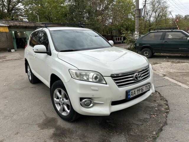 Білий Тойота РАВ 4, об'ємом двигуна 0 л та пробігом 168 тис. км за 12900 $, фото 1 на Automoto.ua