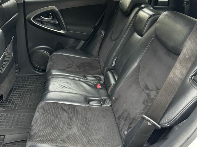 Білий Тойота РАВ 4, об'ємом двигуна 0 л та пробігом 168 тис. км за 12900 $, фото 10 на Automoto.ua