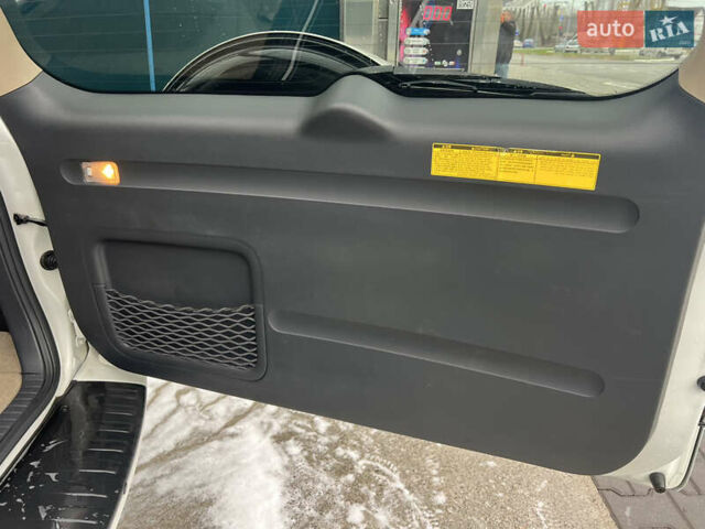 Белый Тойота РАВ 4, объемом двигателя 2 л и пробегом 156 тыс. км за 13950 $, фото 23 на Automoto.ua