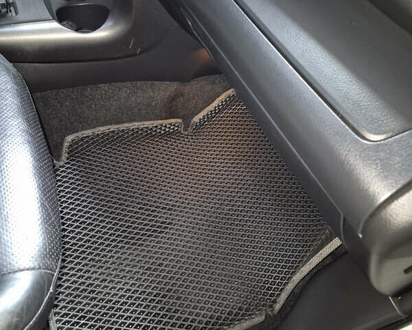 Белый Тойота РАВ 4, объемом двигателя 1.99 л и пробегом 226 тыс. км за 15000 $, фото 16 на Automoto.ua