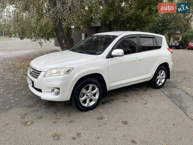 Белый Тойота РАВ 4, объемом двигателя 2 л и пробегом 122 тыс. км за 13900 $, фото 4 на Automoto.ua