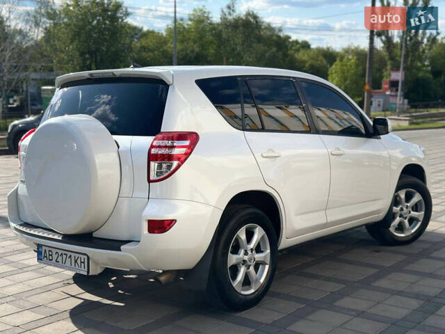 Білий Тойота РАВ 4, об'ємом двигуна 2 л та пробігом 158 тис. км за 13000 $, фото 3 на Automoto.ua