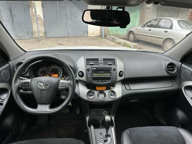 Білий Тойота РАВ 4, об'ємом двигуна 0 л та пробігом 168 тис. км за 12900 $, фото 11 на Automoto.ua