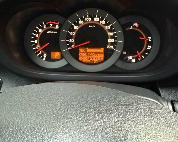 Білий Тойота РАВ 4, об'ємом двигуна 2 л та пробігом 128 тис. км за 15399 $, фото 5 на Automoto.ua