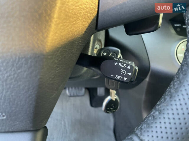 Білий Тойота РАВ 4, об'ємом двигуна 2 л та пробігом 174 тис. км за 13000 $, фото 41 на Automoto.ua