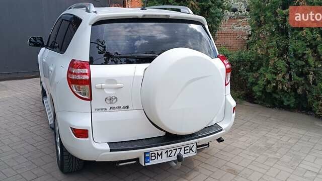 Белый Тойота РАВ 4, объемом двигателя 2 л и пробегом 224 тыс. км за 13100 $, фото 2 на Automoto.ua