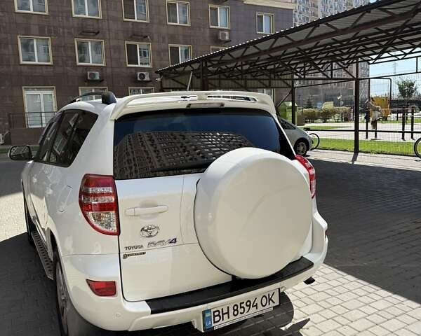Білий Тойота РАВ 4, об'ємом двигуна 1.99 л та пробігом 189 тис. км за 12200 $, фото 4 на Automoto.ua