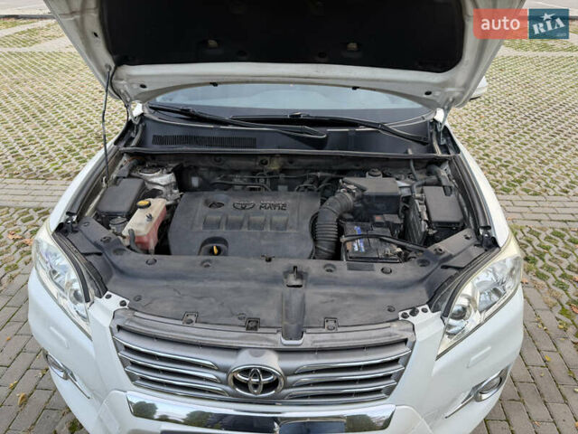 Белый Тойота РАВ 4, объемом двигателя 1.99 л и пробегом 225 тыс. км за 13200 $, фото 20 на Automoto.ua