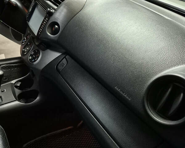 Белый Тойота РАВ 4, объемом двигателя 1.99 л и пробегом 226 тыс. км за 15000 $, фото 28 на Automoto.ua