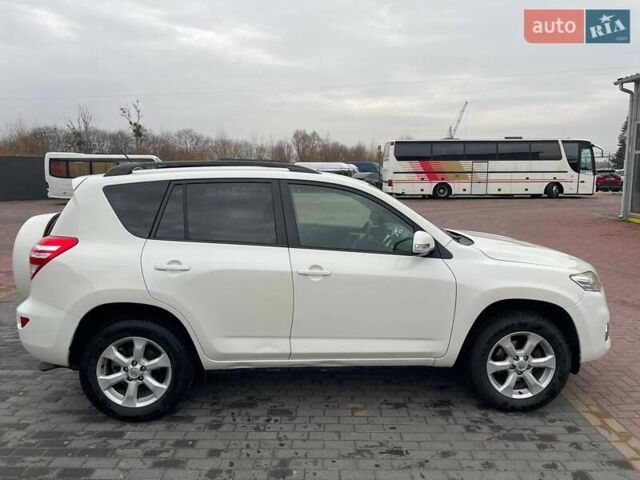 Белый Тойота РАВ 4, объемом двигателя 2.23 л и пробегом 218 тыс. км за 12000 $, фото 14 на Automoto.ua