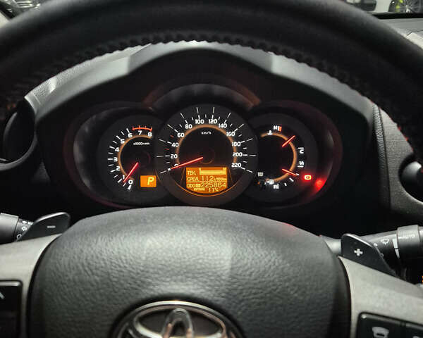 Белый Тойота РАВ 4, объемом двигателя 1.99 л и пробегом 226 тыс. км за 15000 $, фото 10 на Automoto.ua