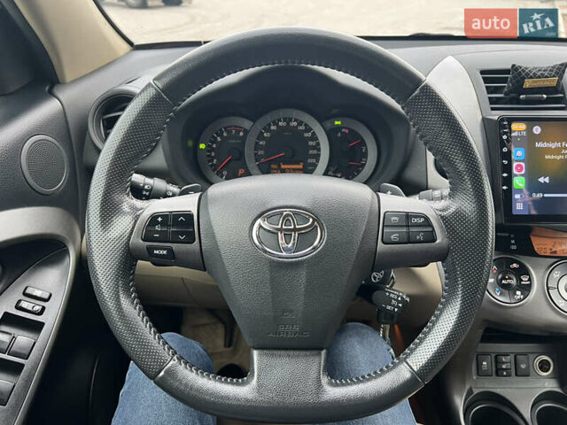 Белый Тойота РАВ 4, объемом двигателя 2 л и пробегом 156 тыс. км за 13950 $, фото 5 на Automoto.ua