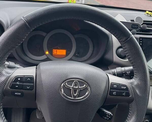 Белый Тойота РАВ 4, объемом двигателя 2.23 л и пробегом 218 тыс. км за 12000 $, фото 3 на Automoto.ua