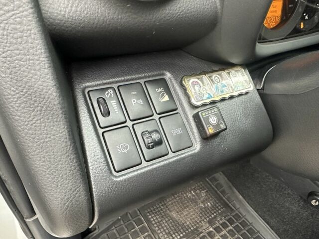 Білий Тойота РАВ 4, об'ємом двигуна 0 л та пробігом 168 тис. км за 12900 $, фото 15 на Automoto.ua