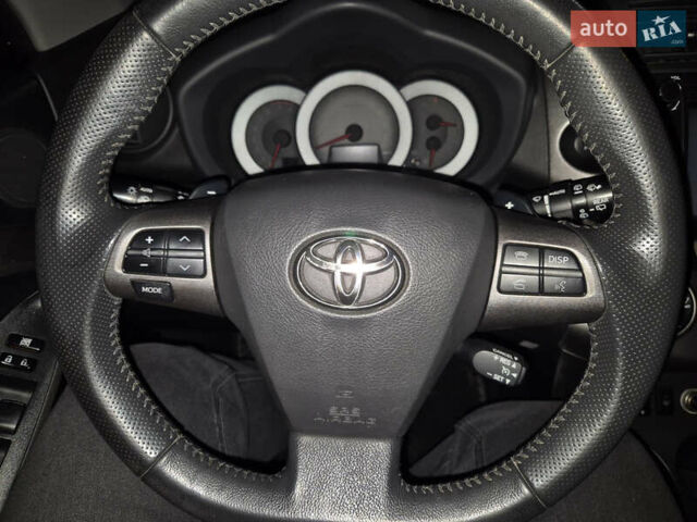 Белый Тойота РАВ 4, объемом двигателя 1.99 л и пробегом 226 тыс. км за 15000 $, фото 34 на Automoto.ua