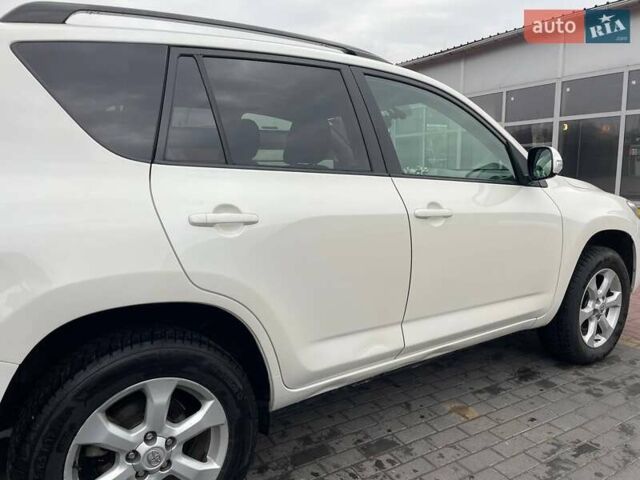 Белый Тойота РАВ 4, объемом двигателя 2.23 л и пробегом 218 тыс. км за 12000 $, фото 8 на Automoto.ua