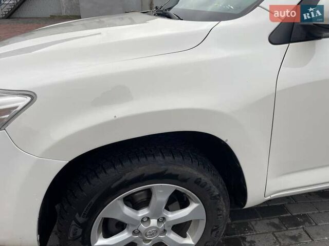 Белый Тойота РАВ 4, объемом двигателя 2.23 л и пробегом 218 тыс. км за 12000 $, фото 13 на Automoto.ua