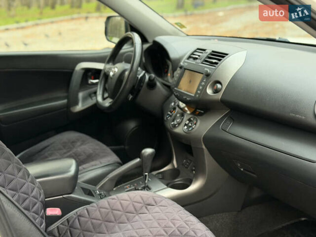 Белый Тойота РАВ 4, объемом двигателя 2.23 л и пробегом 185 тыс. км за 13300 $, фото 20 на Automoto.ua