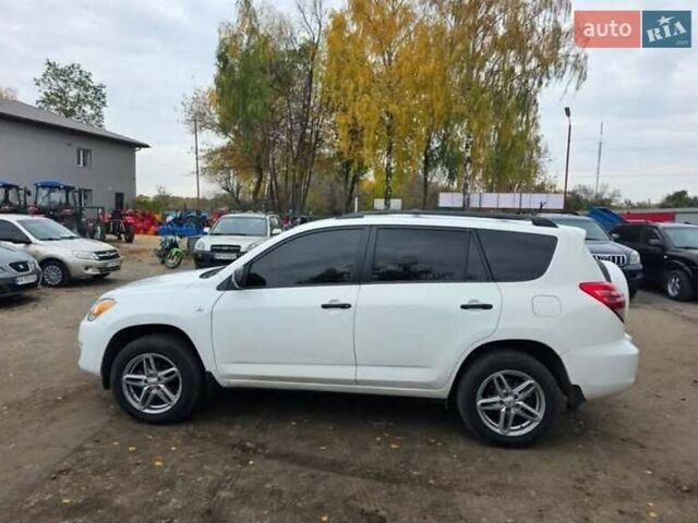 Белый Тойота РАВ 4, объемом двигателя 2.5 л и пробегом 191 тыс. км за 12500 $, фото 6 на Automoto.ua